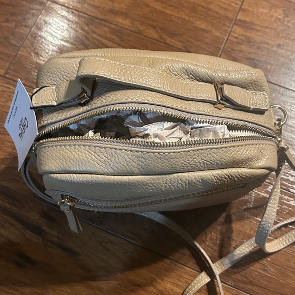 Cheval Firenze Italian leather handbag tan internal and external zip pockets.NWT - Picture 6 of 10